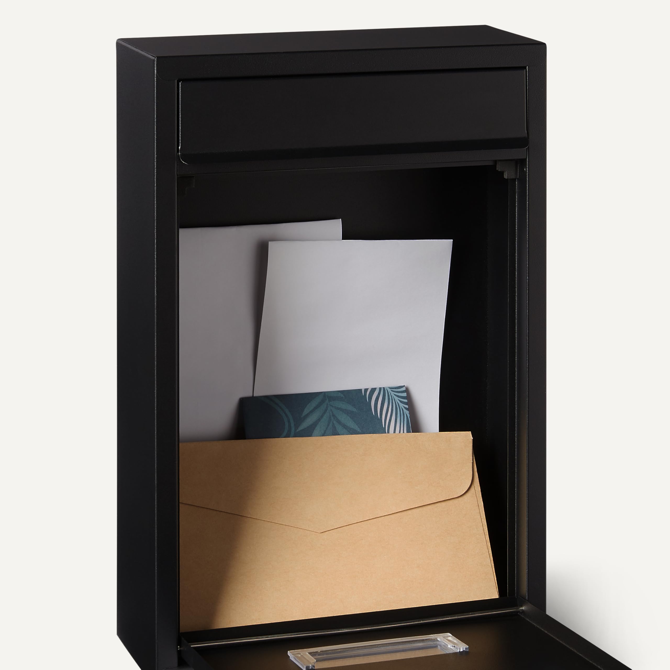 Amazon Basics Zamykana skrzynka na listy z montażem ściennym, trwała, stal ocynkowana, 32,5cm x 21,5cm x 9,0cm (wys. x szer. x gł.), czarna