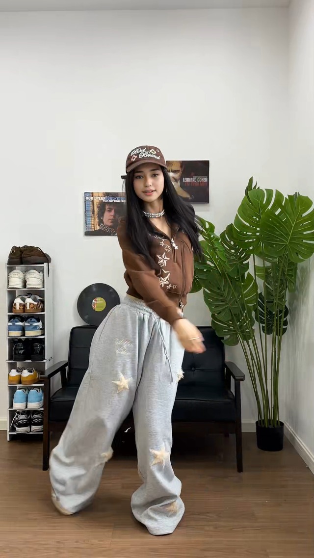 Amazon.com: Aelfric Eden Star Applique Baggy Barrel Sweatpants