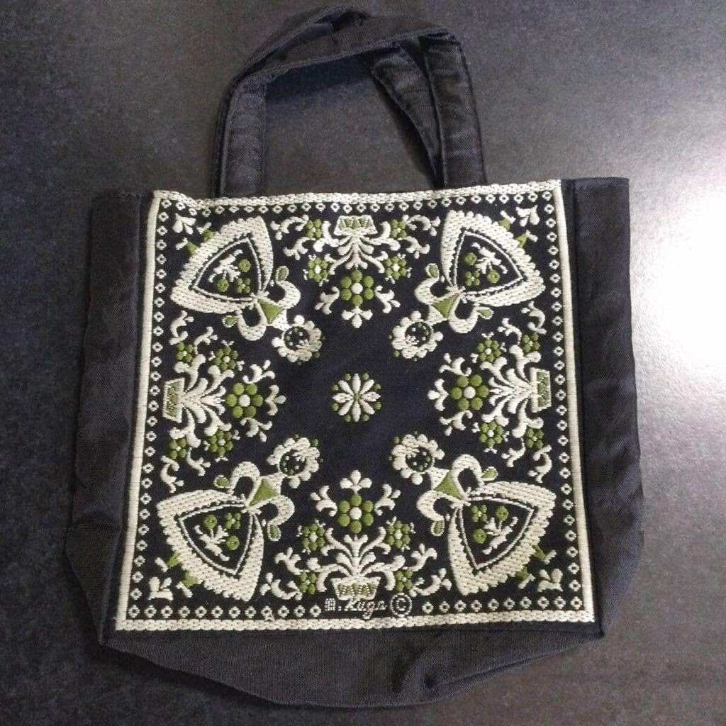 可愛いバック 久家道子 プチポアン製 刺繍を側面にあしらったバック 