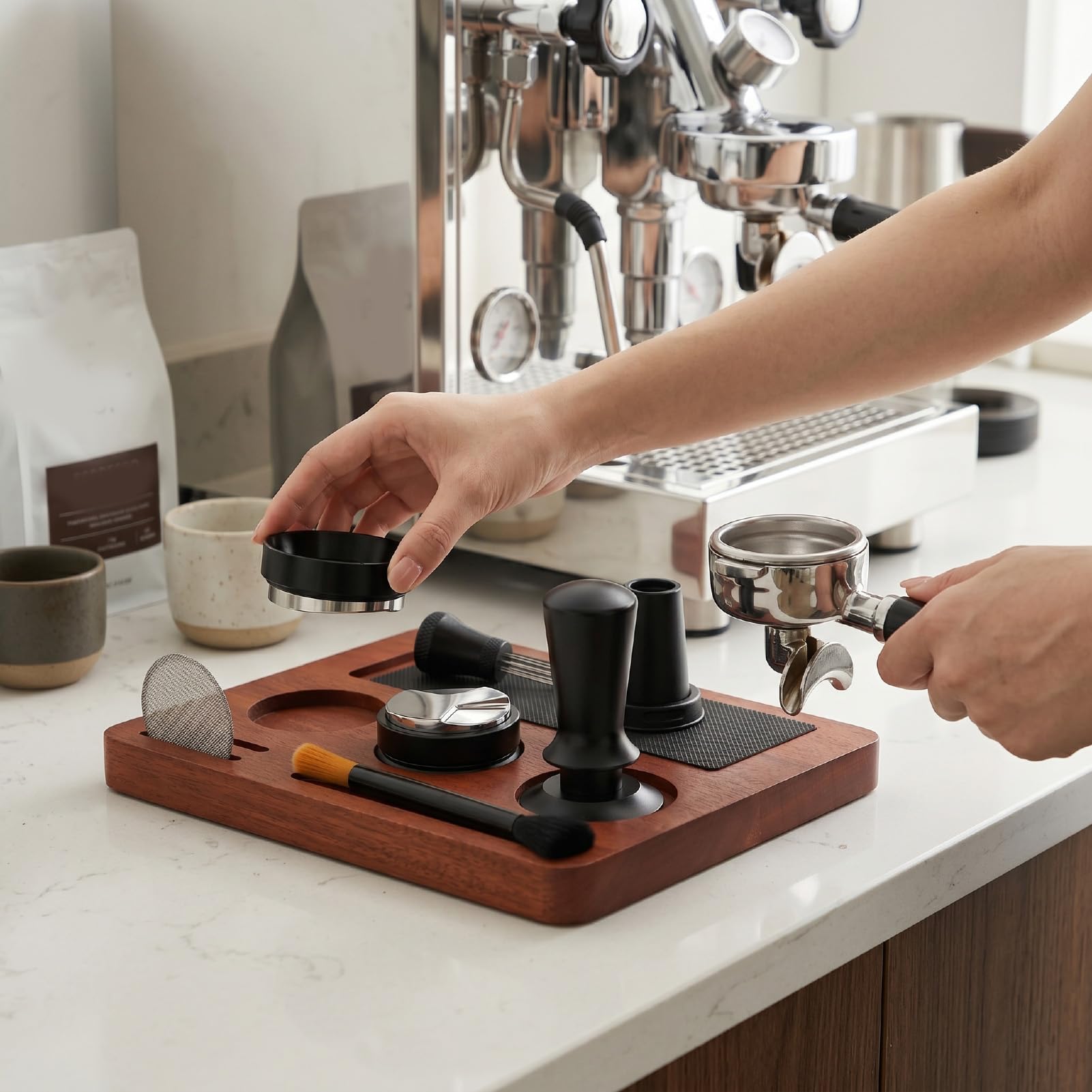 7-częściowy Zestaw Ubijaków do Kawy, Stacja Ubijaków Sprężynowy Dystrybutor Tamperów Licznik Bez Bałaganu do Home Barista 7-częściowy Zestaw Kawy, 51 Mm Ubijak Drewna Przenośna Kawa