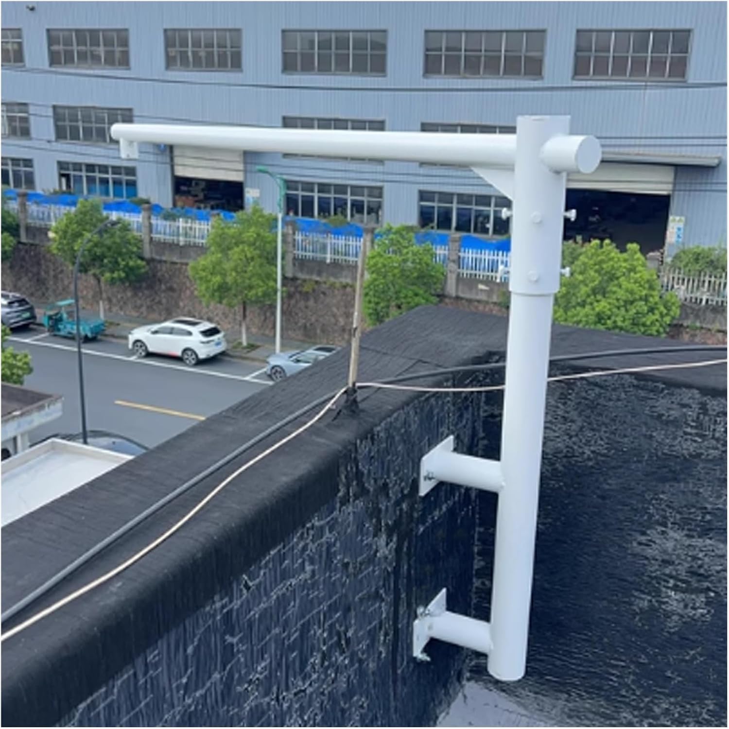 360° Adjustable Rooftop Security Camera Mount Bracket - Wall-Mounted Holder with 39-59in Cross Arm for Enhanced Surveillance, Stability & Durability