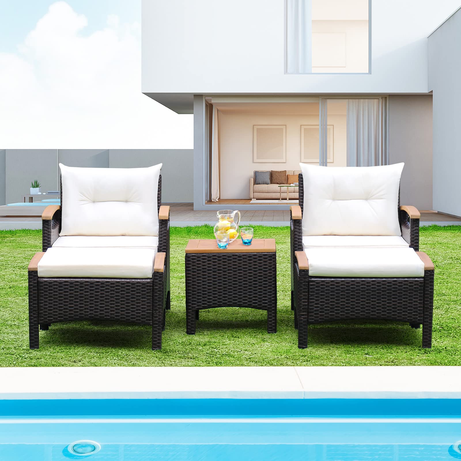 GIANTEX Salon de Jardin Extérieur 2-4 Personnes 5 Pcs en Résine, Fauteuils de Jardin avec Table Basse, 2 Tabourets/Repose-Pieds, Coussins, Pieds Antidérapants, Mobilier de Jardin pour Patio, Balcon