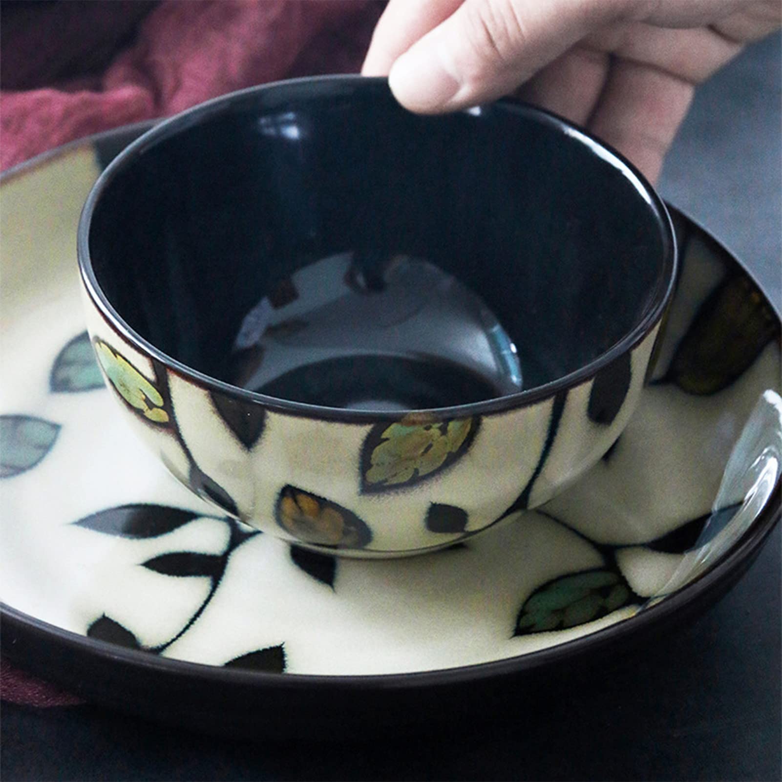 16-częściowy porcelanowy zestaw naczyń dla 4 osób, kompletny zestaw naczyń z talerzami płaskimi, talerzami deserowymi i miskami, nadaje się do kuchenki mikrofalowej i zmywarki