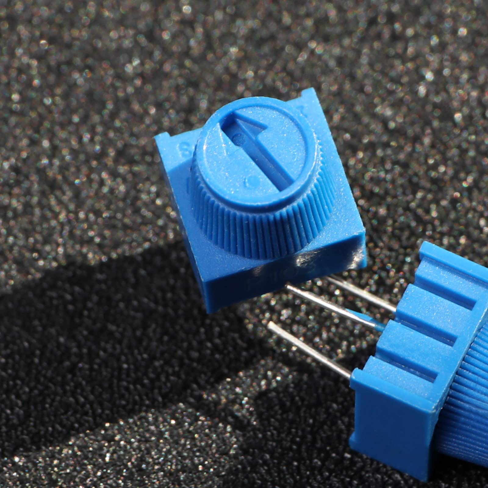 15 Pezzi Potenziometri Trim 10K Ohm - Manopola 270° Per Breadboard Ed Elettronica - Foto 4