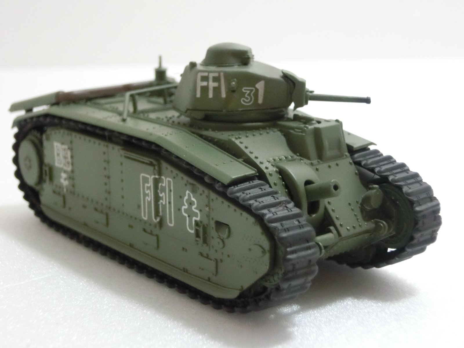 戦車モデルセット Amazon | 1/72 完成品 36157 B-1重戦車 フランス国内軍（FFI