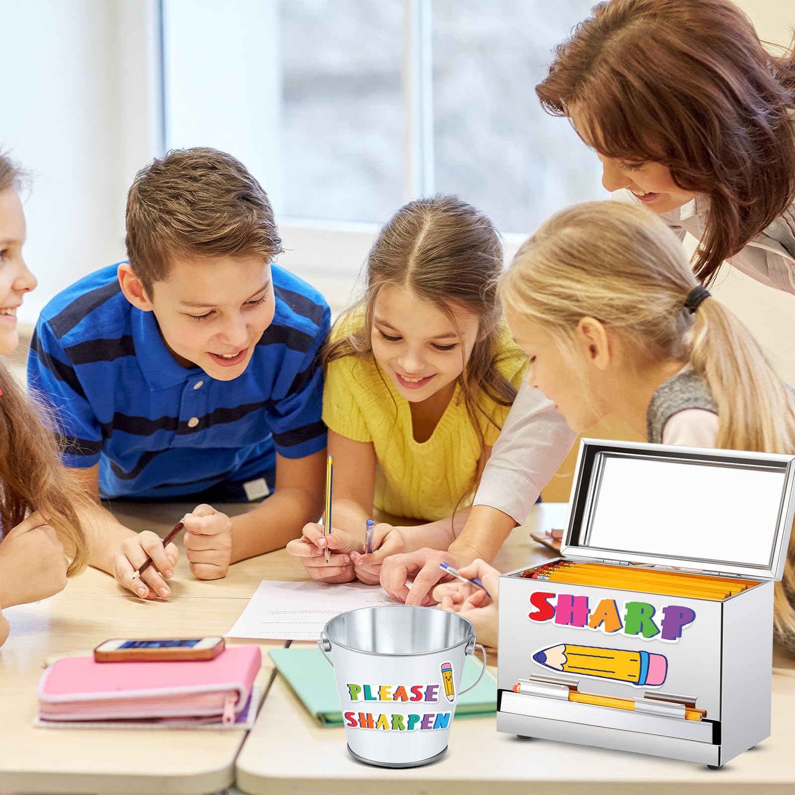 Yaocom Dispensador de lápices de acero inoxidable con 2 calcomanías, pequeño cubo de metal con asa para almacenamiento de lápices a granel, profesores, suministros para el aula (plateado)