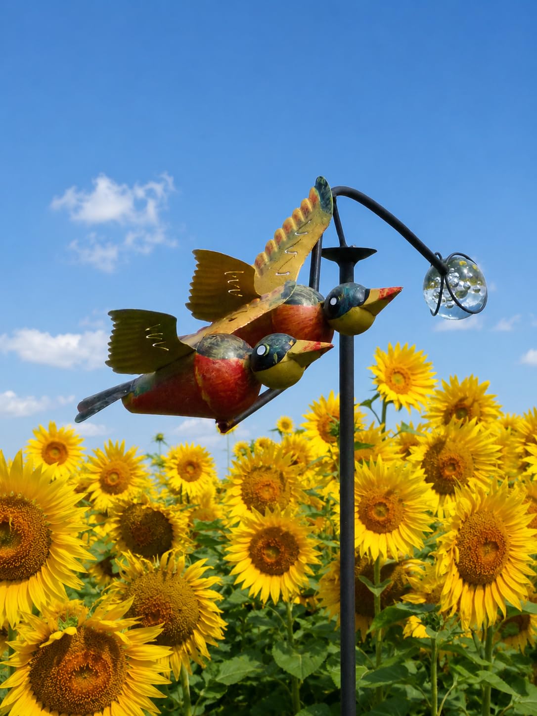 Pommerntraum ®| Windspiel Gartenpendel Metallwindspiel Gartendeko Vögel | Vogelwippe Gartenwippe Gartenstecker Vogel Glaskugel Vogelpendel Vogelmotiv Gartenpoesie (VERLIEBTE VÖGEL MIT GLASKUGEL BUNT)