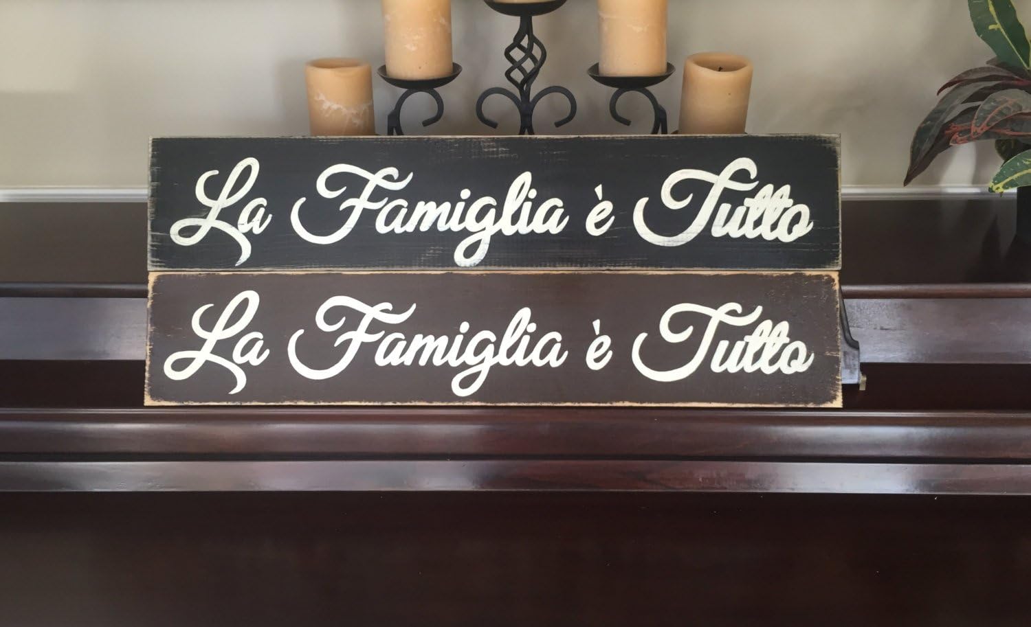 Family is Everything La Famiglia e Tutto Sign Plaque Italian Italy Rustic Tuscany Home Decor Wooden Sign Families Hand Painted