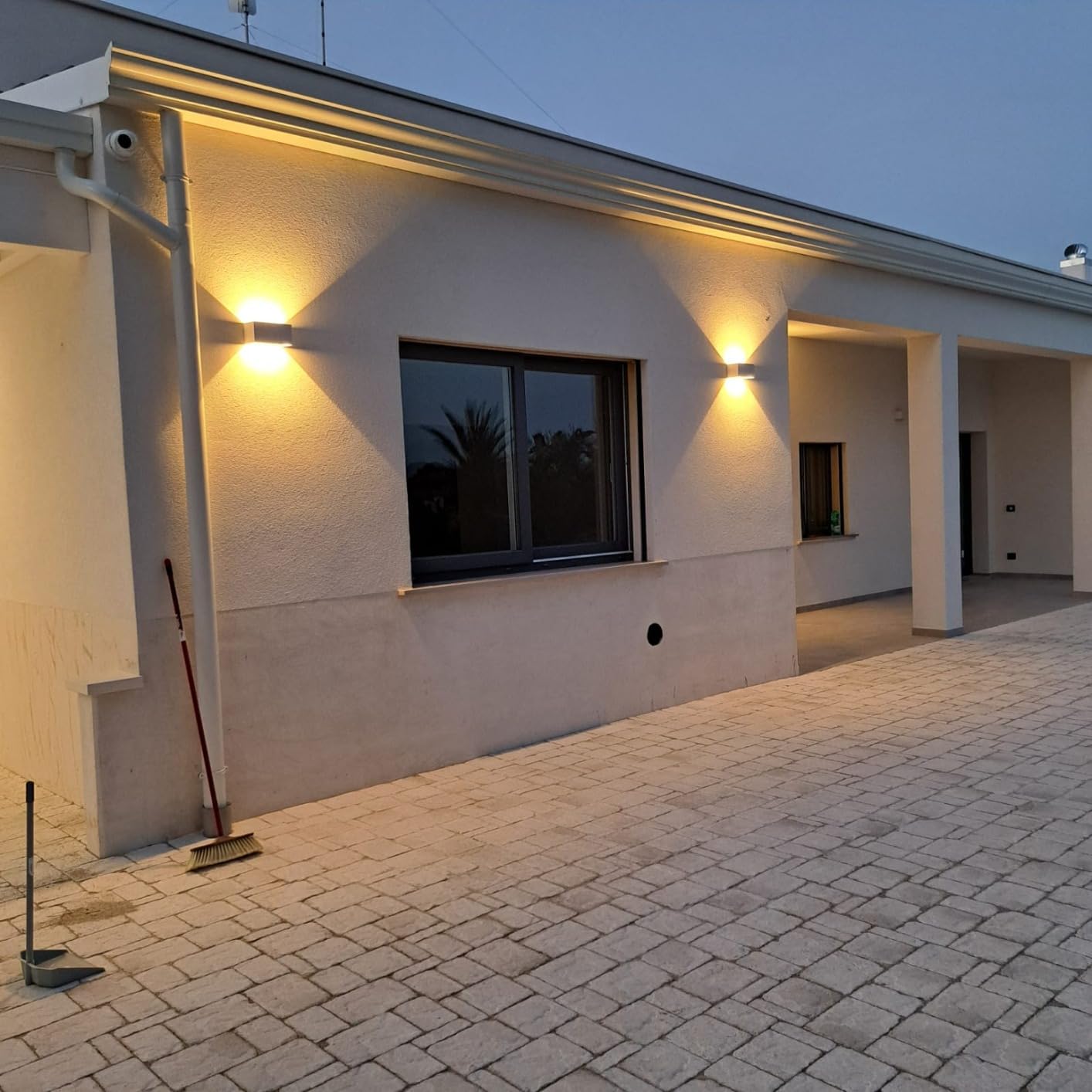 25W Applique Esterno Interno COB LED, Lampada da Parete Muro IP65 Impermeabile, Luce Bianco Caldo 3000K, in Alluminio Angolo Regolabile, Bianco, confezione da 4