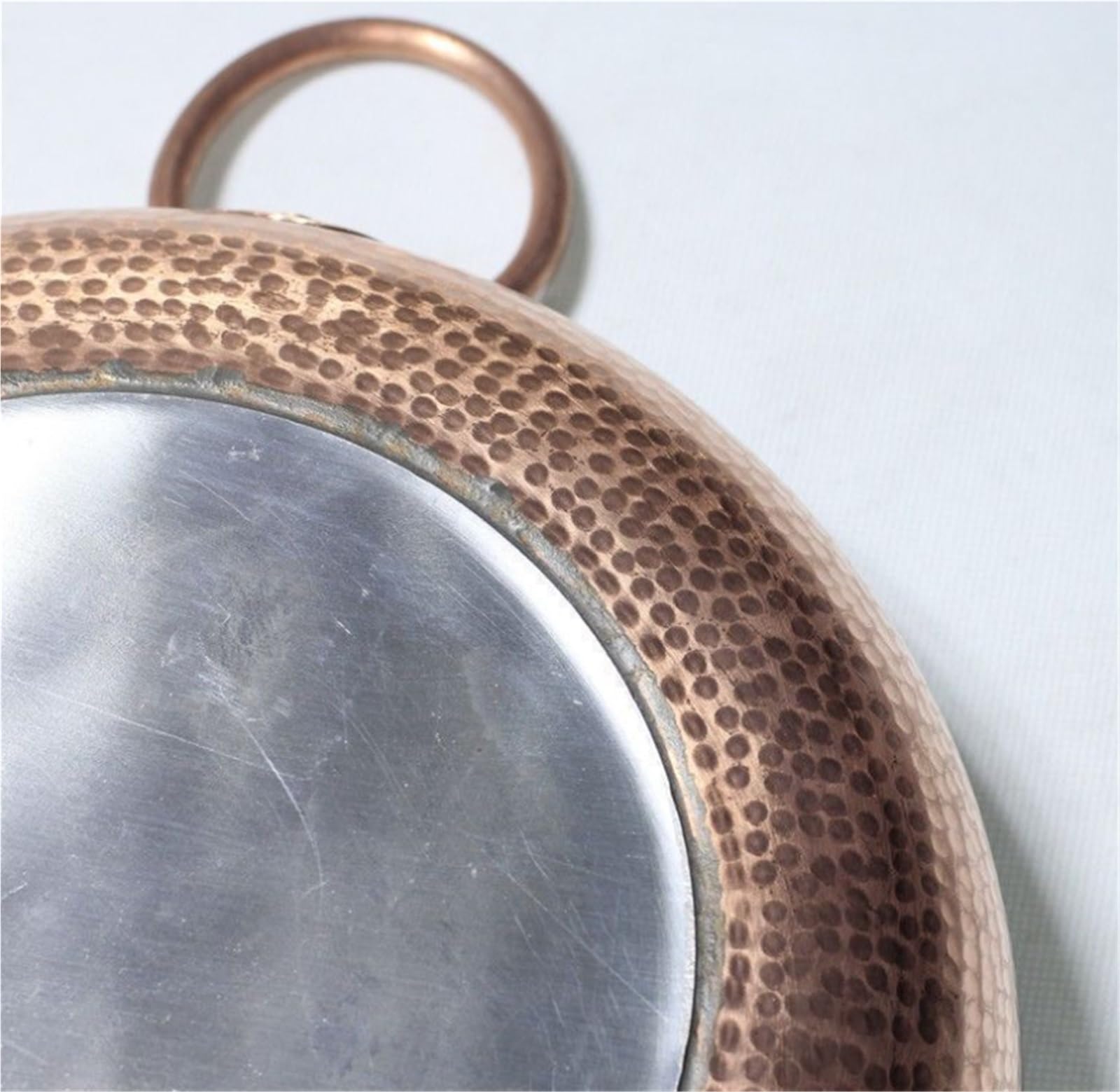 Questa pentola elettrica in Rame da 36 cm è Adatta Sia ai fornelli Tradizionali Che a quelli a induzione. È la pentola Ideale per Feste e ristoranti, ma Anche Perfetta per Le riunioni di fam
