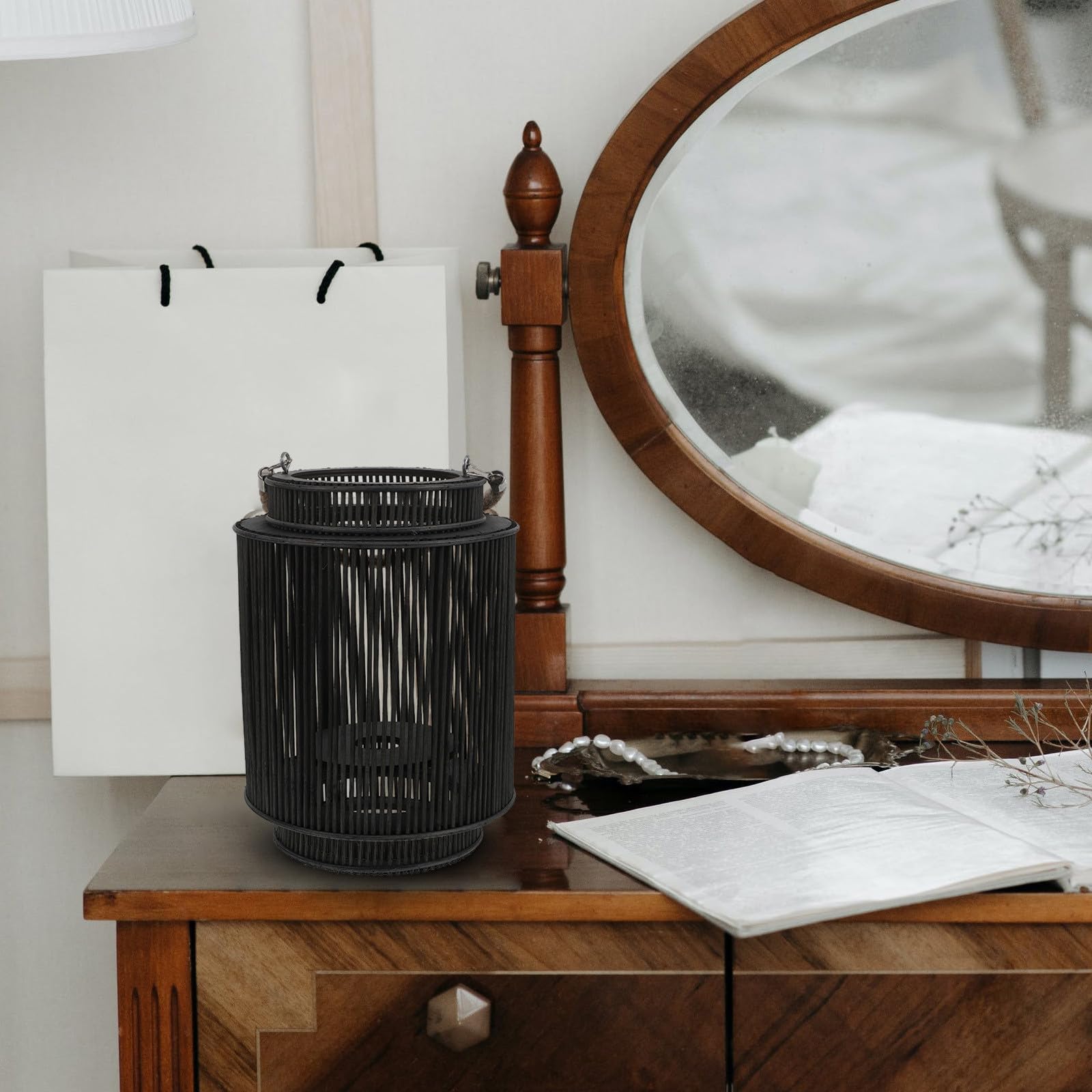 Farol Decorativo Negro de Ratán y Madera para Mesa o Estante