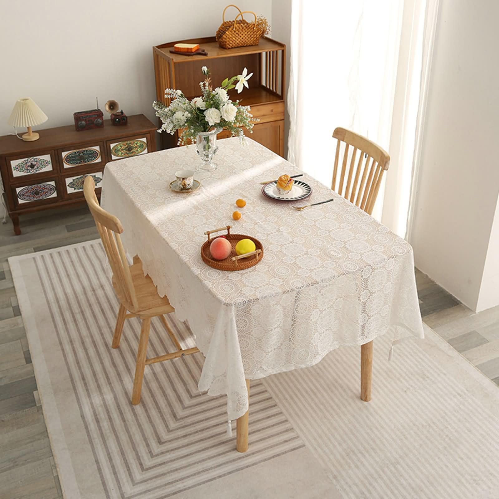 Nappe polyester grande taille anti tache broderie géométrique 140x260