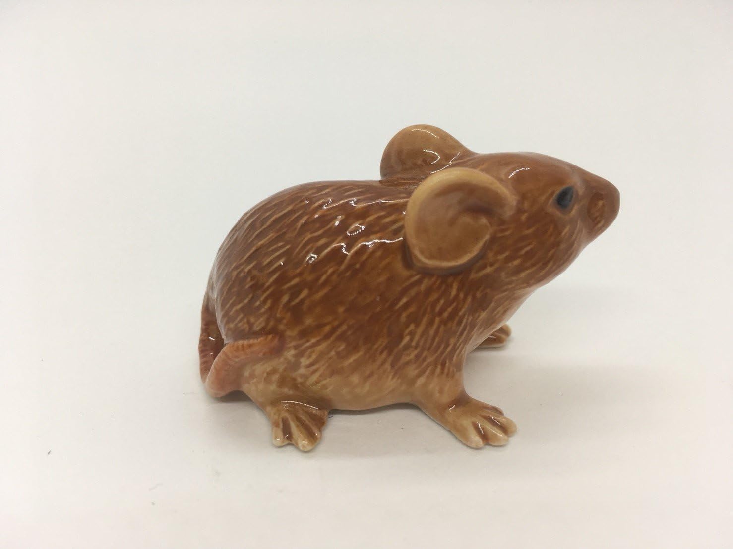 Amazon Co Jp Witnystore 茶色のマウスの置物 収集価値のあるネズミのげっ歯類の動物アート スタッコ セラミック ミニチュア ハンドメイド ペイント テーブル装飾 ギフトやお土産に最適 1 1 2 X 2 X 1インチ ホーム キッチン