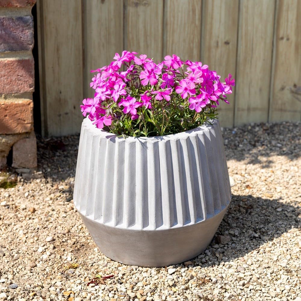 Primrose Grey Concrete Deep Ribbed Round Planter - 25cm