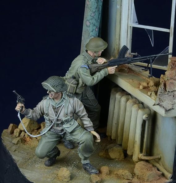 1/35 Resin Figure Model kits GK WWII British soldiers in action 2 figure Unassembled and Unpainted kit
