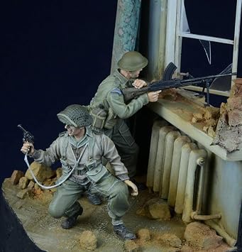 1/35 Resin Figure Model kits GK WWII British soldiers in action 2 figure Unassembled and Unpainted kit
