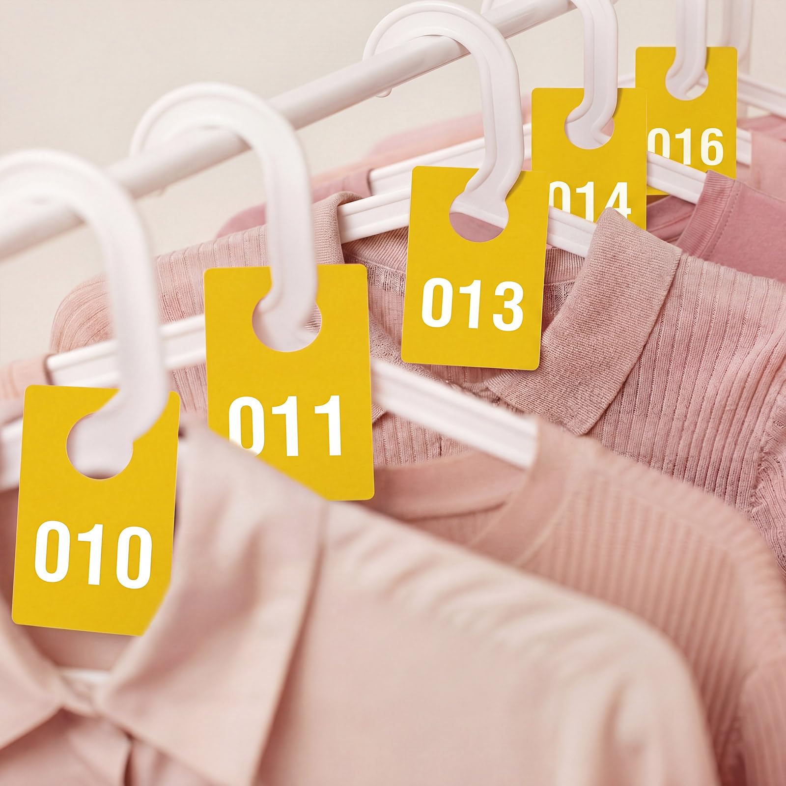 Jetec 2 Sets de Tickets de Guardarropa Numerados 1-100, Fichas de Plástico Numeradas, Impresión a Doble Cara con Diseños Estándar y Espejados, Boletos de Rifa para Eventos en Vivo (Amarillo)