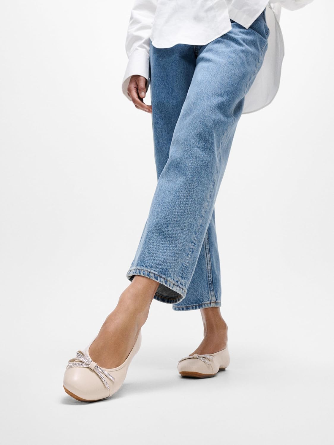 FitFlop Women's Delicato Glitz-Bow Leather Ballet FlatsBallet Flat - Image 2