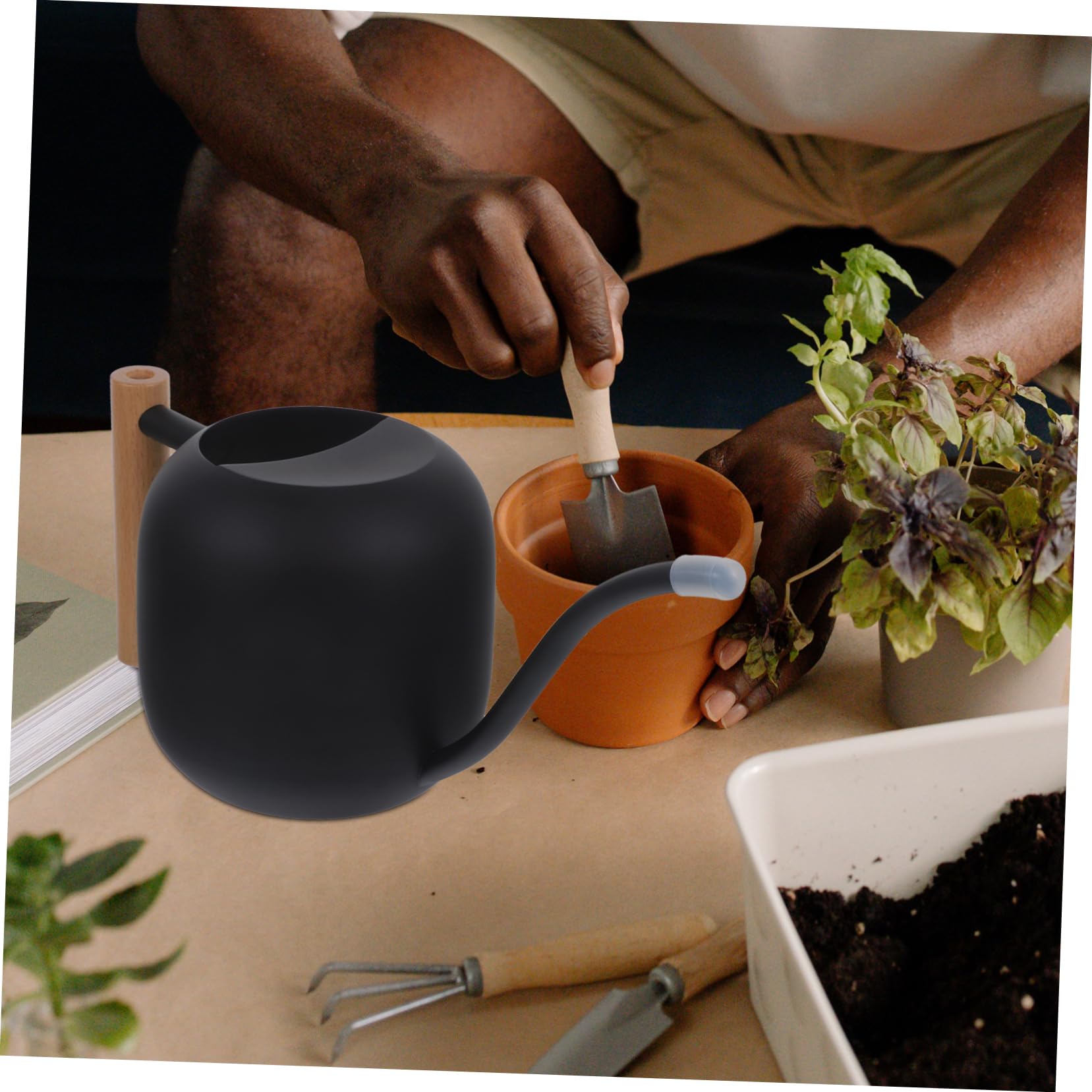 TOYANDONA Longue Bouche arrosoir Pouvez arrosoir de Jardin Joli arrosoir pour Plantes d'intérieur Petit arrosoir pour Plantes d'intérieur arrosoir Plantes d'intérieur Acier Inoxydable Noir