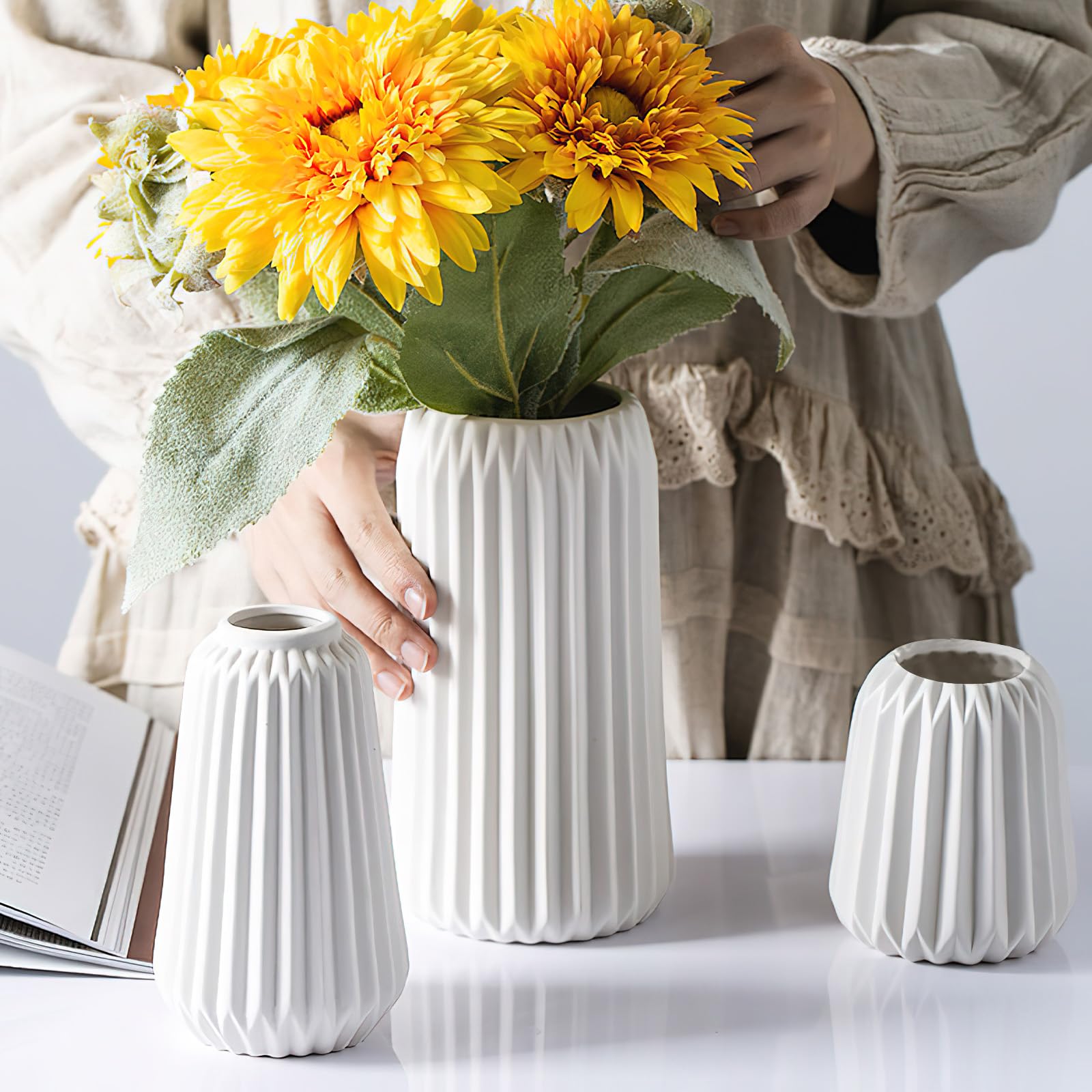 Vaas deco 18x12x41 cm NAMTU keramiek mat bruin - De Woon Winkel