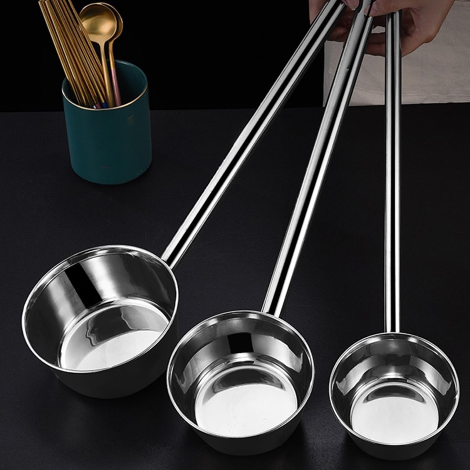 Cucharón de acero inoxidable con mango extendido para uso profesional en cocina y restaurante, cuchara de agua de agarre ergonómico, cucharón multiusos