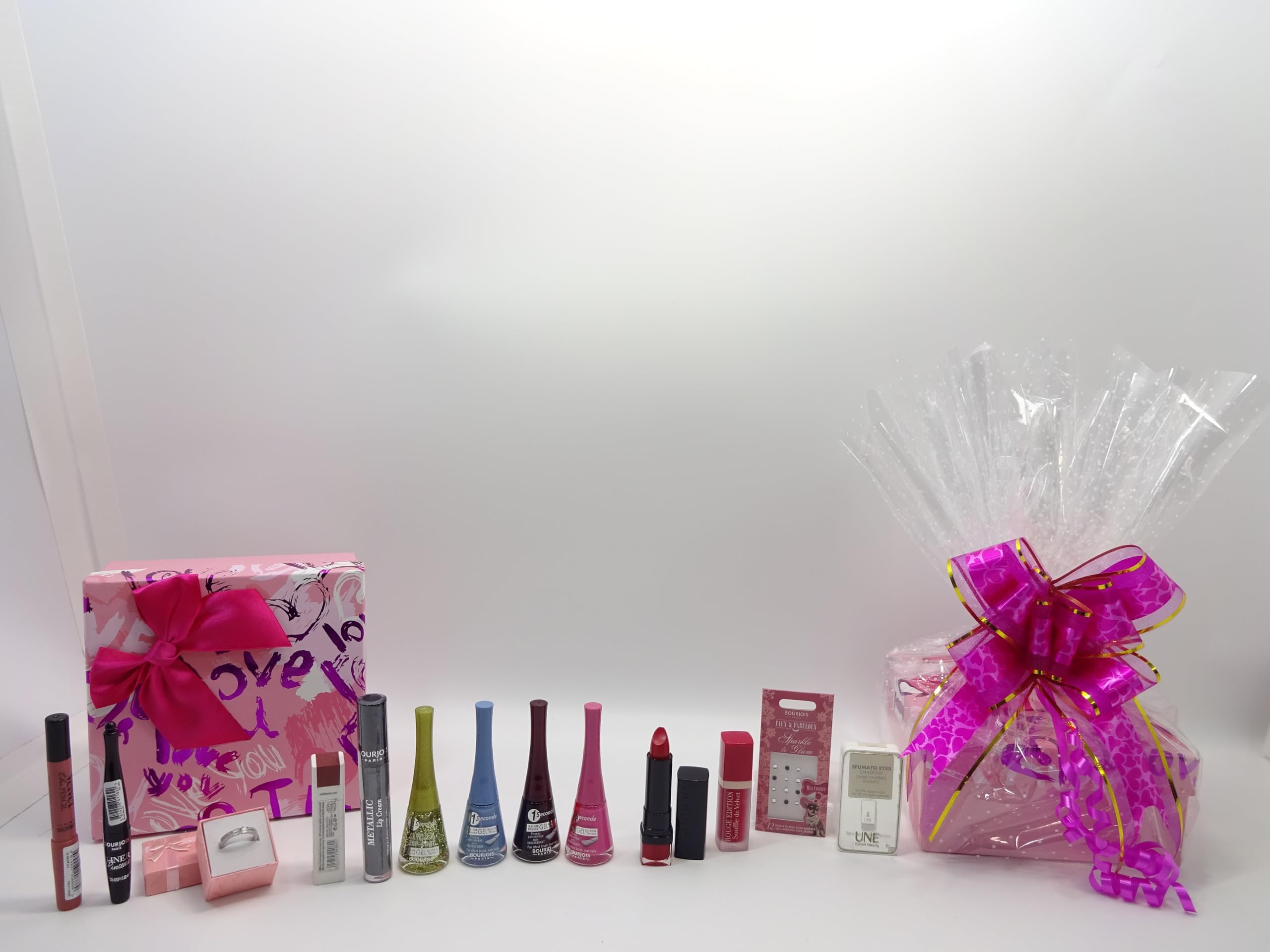 Lot de 11 paniers à maquillage Boujois avec rouge à lèvres et anneau en cristal dans une boîte cadeau