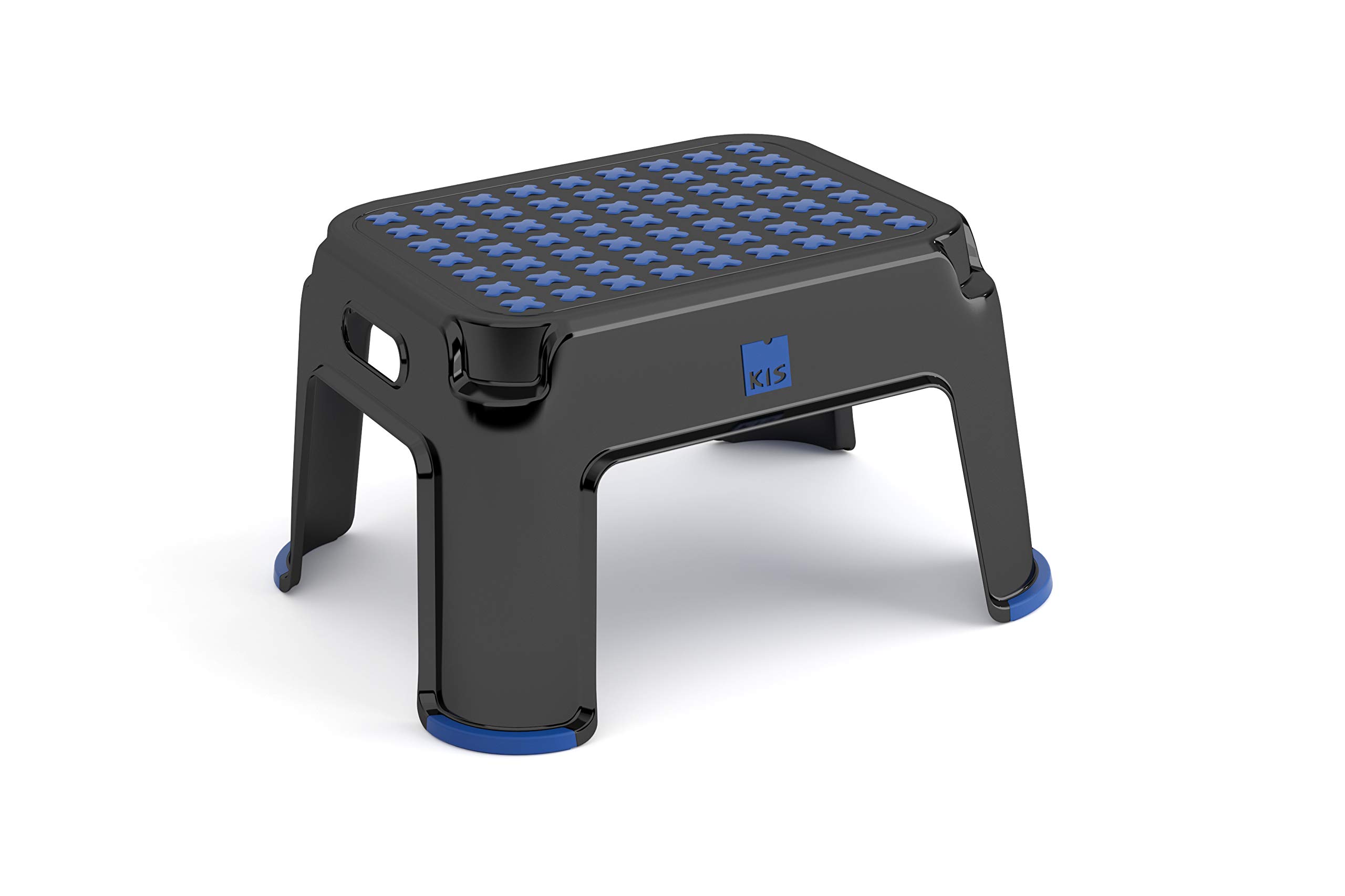 Kis Step Stool Premium dans la cuisine pour attraper les plats en hauteur