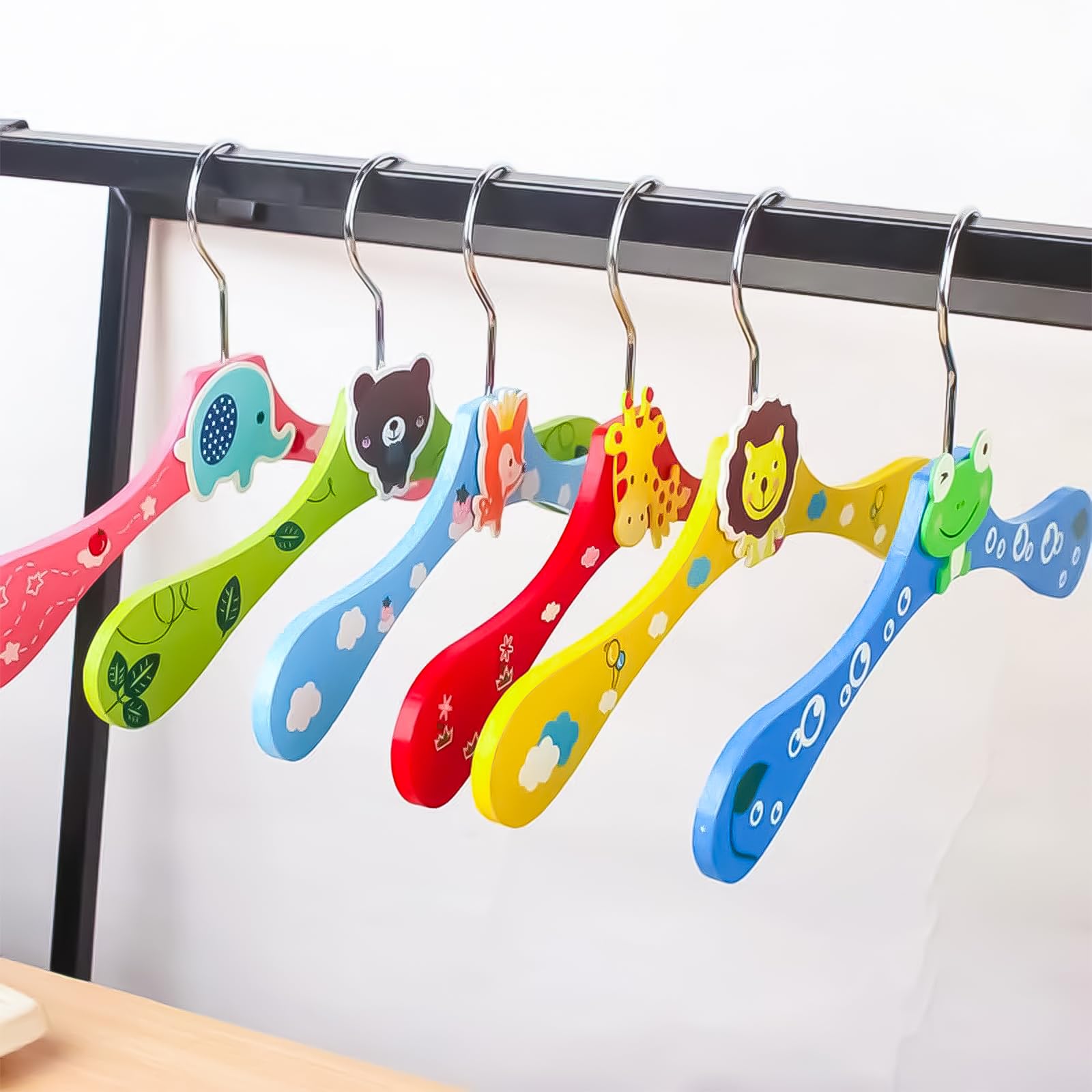 12 PCS Grucce Bambini Legno - Grucce per bambini in legno colorato con motivi animali