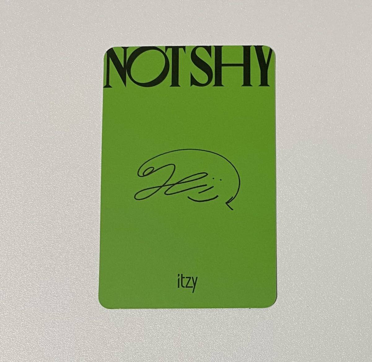 Amazon.co.jp: ITZY イェジ NOT SHY トレカ YEJI Photocard 3 : おもちゃ