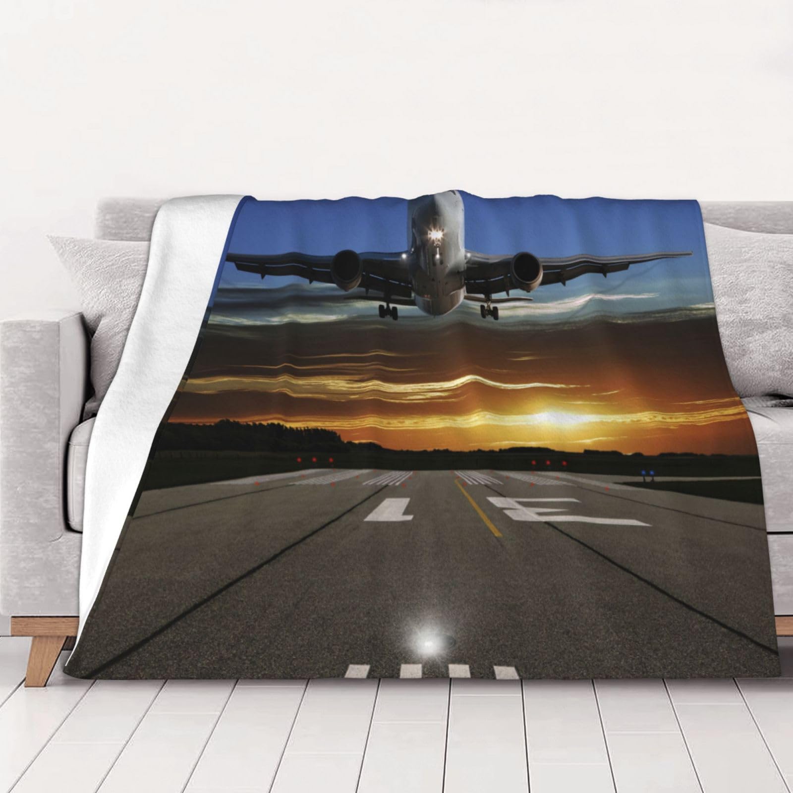AUBKFELD airport Printed Flannel Blanket 102x76 CM, Soft & Warm Throw Blanket for Sofa/Couch/Bed/Car, Gifts for Audlts Women Men