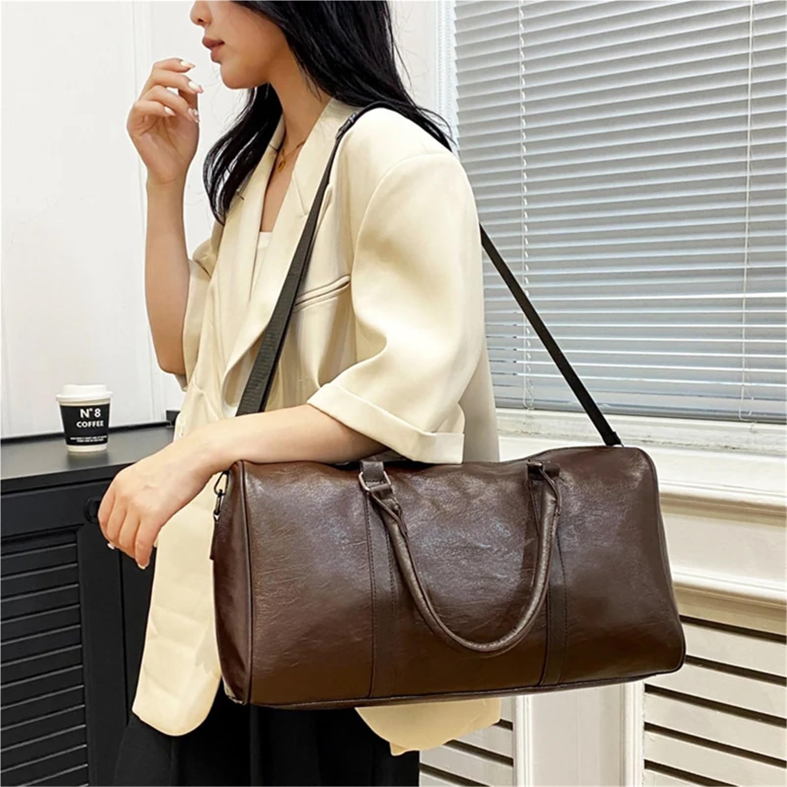 Große Leder-Fitness-Umhängetasche für Herren Sport Gym Tasche Leder Trocken Nass Taschen Männer Frauen Training for Schuhe Fitness Schulter Lagerung Gepäck(Light Brown)