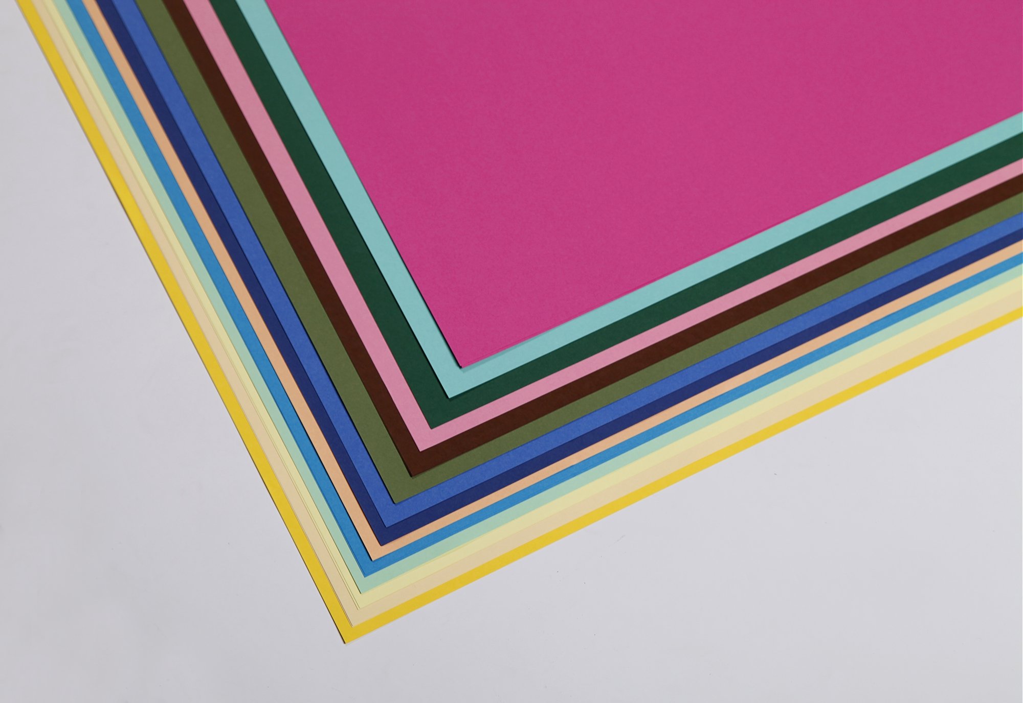 Clairefontaine 97198C Paquet Papier Maya - 28 Feuilles Papier Dessin Lisse Assortiment Vif - 50x70 cm 120g - Idéal pour le Dessin et les Activités Créatives