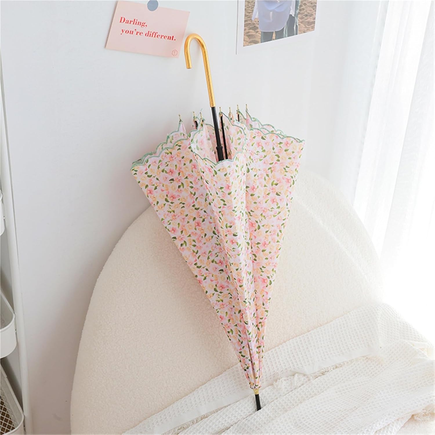 Retro floral straight umbrella with curved hook handle for commuting and traveling rain or shine(Pink)