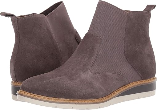 me too zasper chelsea boot