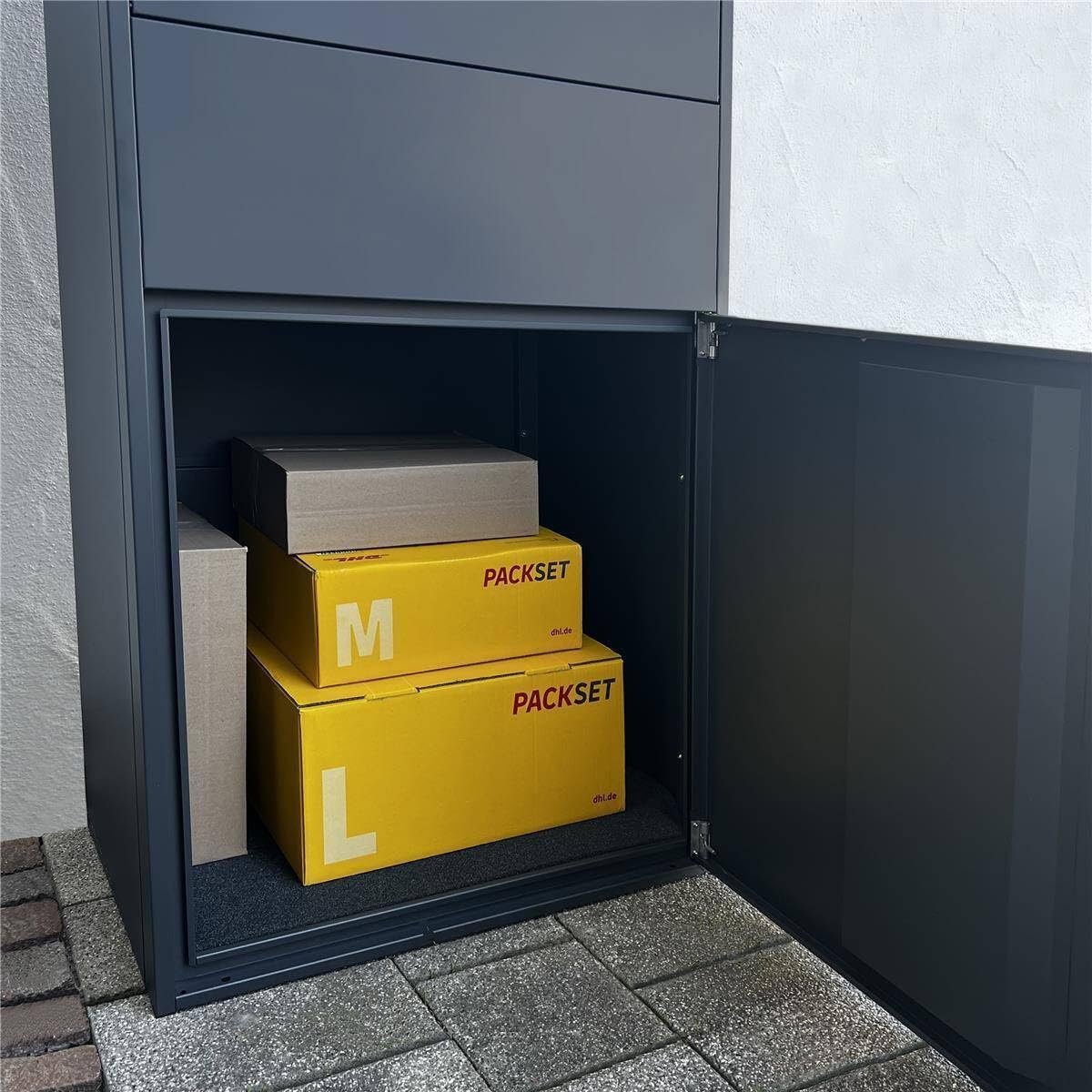 Metzler Paketbox draussen groß XXL mit Briefkasten, Paketbriefkasten in Anthrazit mit austauschbarem Namensschild, Briefkasten mit Paketfach stehend in RAL 7016, Postkasten freistehend | Bispo MAX RE