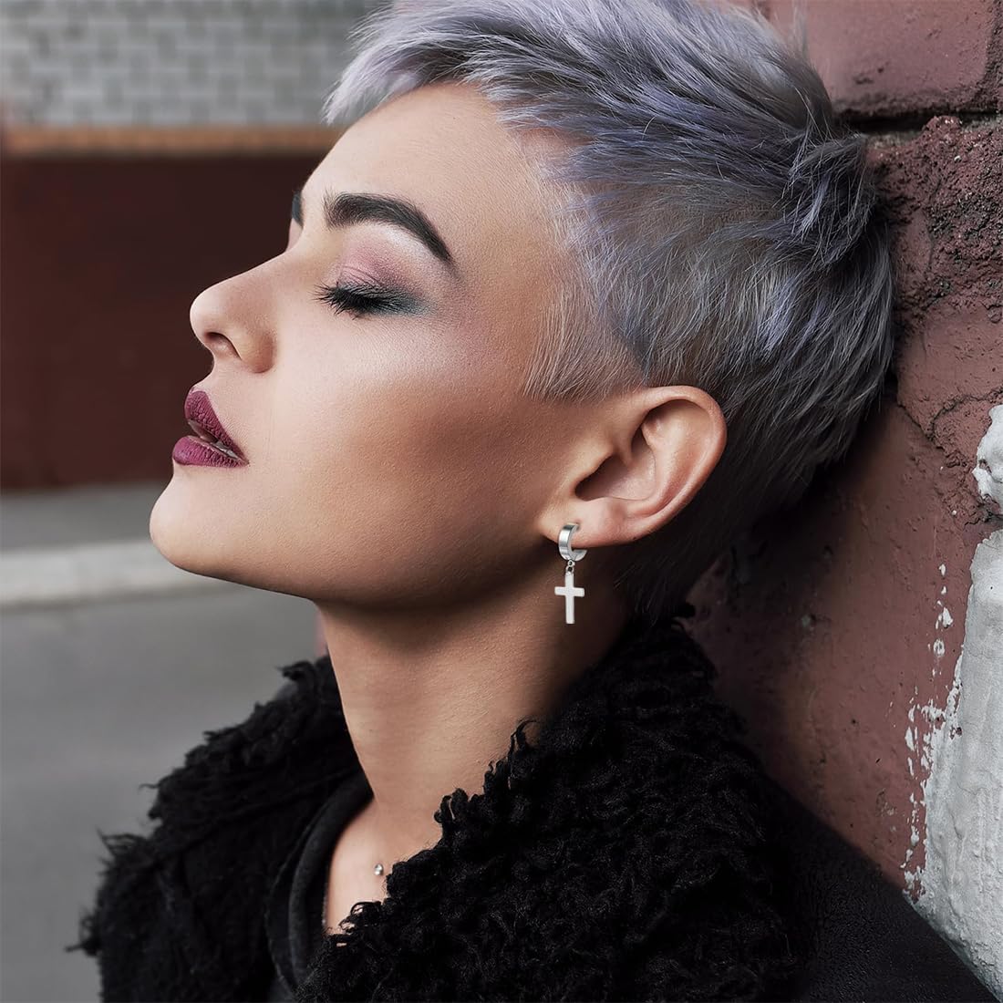 2 Paia Acciaio Chirurgico Orecchini per Uomo Donna Orecchini a Cerchio Pendente Croce Orecchini Pendenti con Croce Piercing Cartilage Orecchini Set Punk Orecchino(Nero,argenteo)
