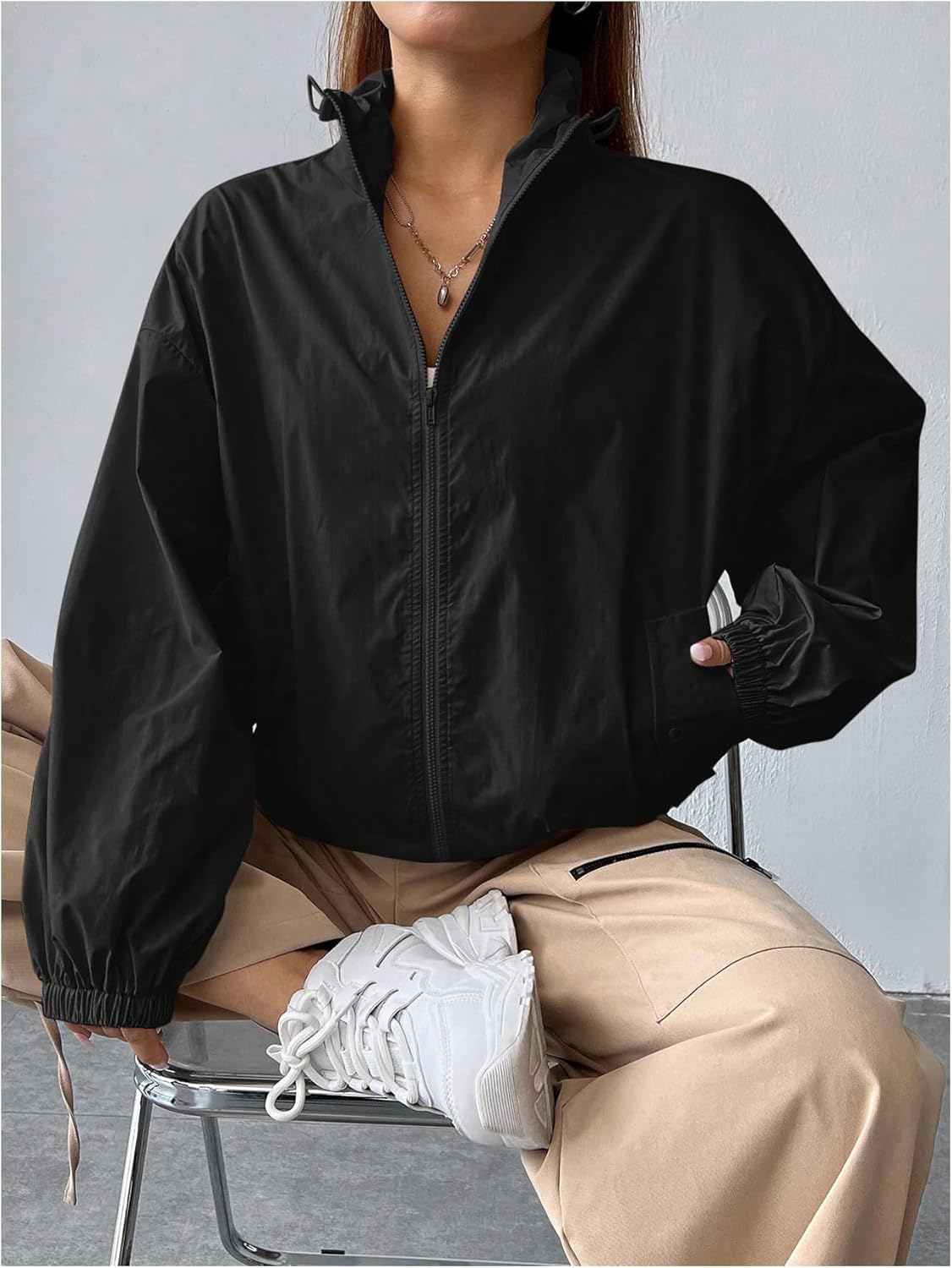 Verdusa Women's Lightweight Windbreaker Jacket Zip Up Drawstring Drop Shoulder Casual Jacket Outerwear Waterproof