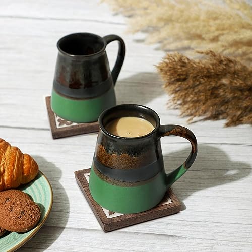 Miniatura 9 de DEVLA Juego de posavasos decorativos de madera de 4 pulgadas, tallados a mano con diseño antiguo blanco, 5 posavasos con soporte, marrón y blanco