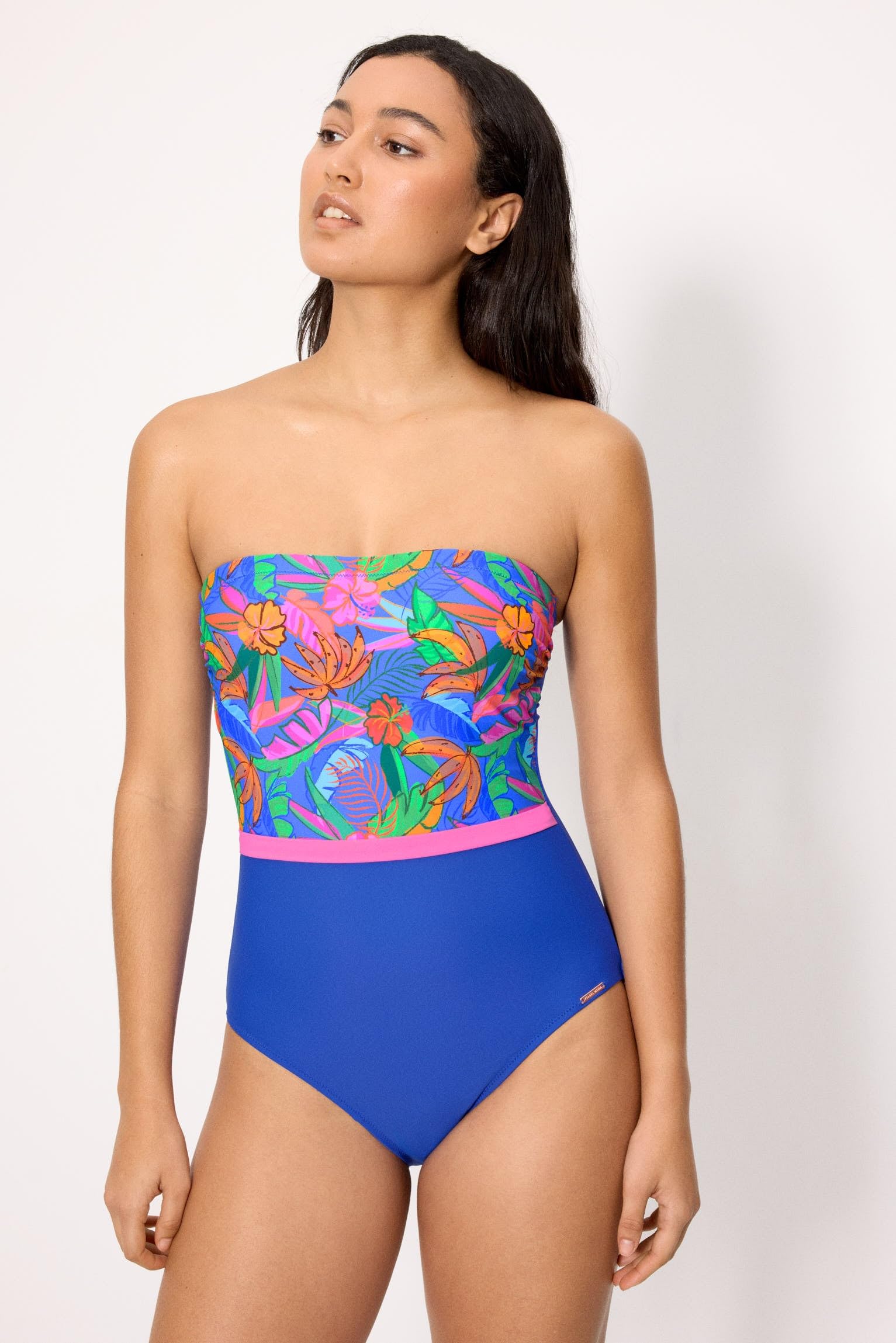 YSABEL MORA. Bañador Reductor Bandeau Estampado Tropical Copa B. con Compresión en Abdomen,Sin Aro Y con Relleno. Tirantes Desmontables Regulables. Define Y Moldea La Silueta .Colección Palms.