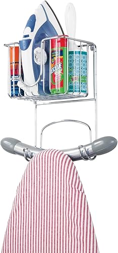 mDesign Soporte de pared para tabla de planchar de metal y acero con cesta de almacenamiento grande para cuartos de lavado, capacidad para hierro,
