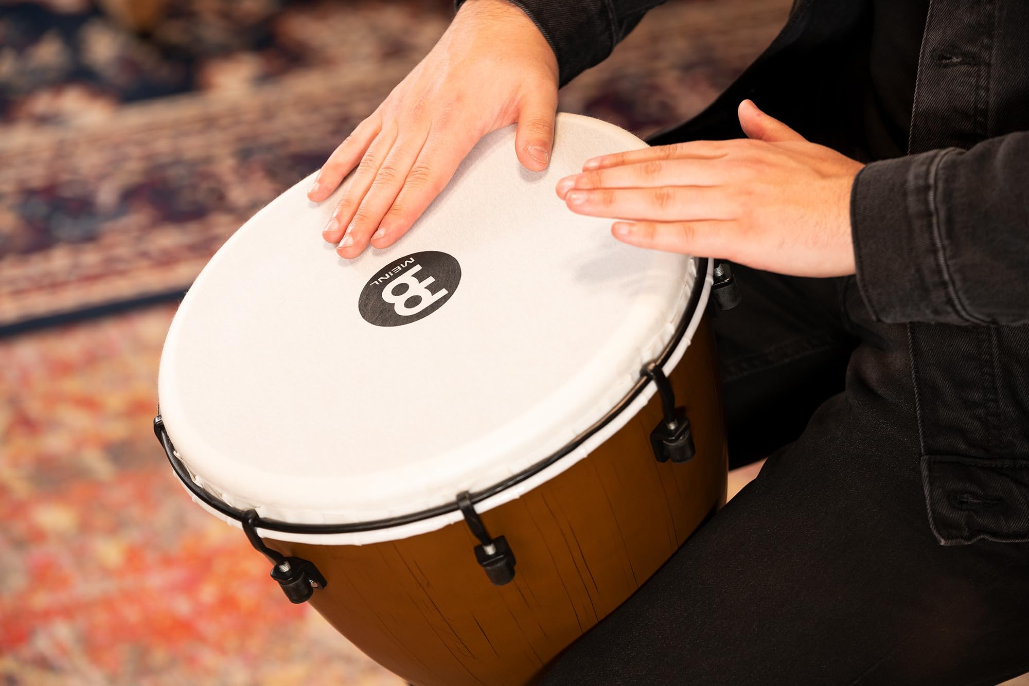 Meinl Percussion Djembe (tutte le stagioni) con guscio e testa sintetici, serie Alpine - NON MADE IN CHINA - 12" Medium Size tuned meccanicamente, 2 ANNI (ADJ12-BW)