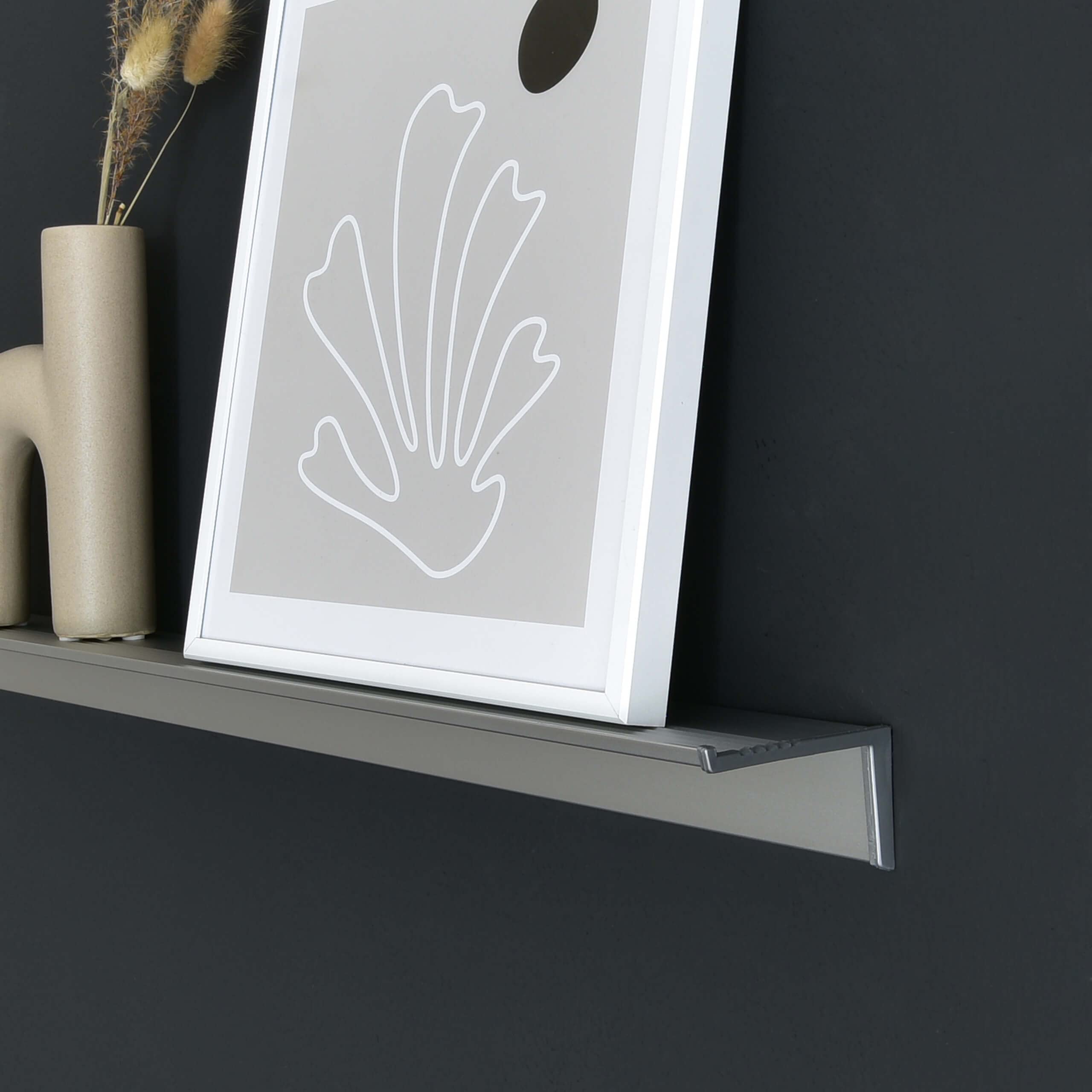 nielsen Designboard aus Aluminium 90 cm, Silber matt, Regal, Ablage, Schweberegal für Wohnzimmer, Küche, Flur, Schlafzimmer, Badezimmer inkl. Montagematerial