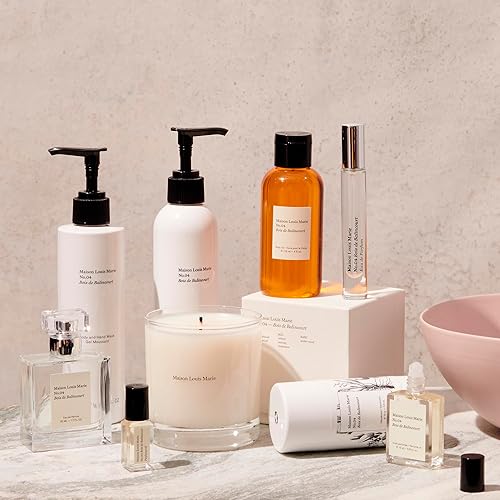 Miniatura 4 de Maison Louis Marie - No.04 Bois de Balincourt Loción natural para el cuerpo y las manos  Belleza limpia de lujo + fragancia no tóxica (7.6 fl oz