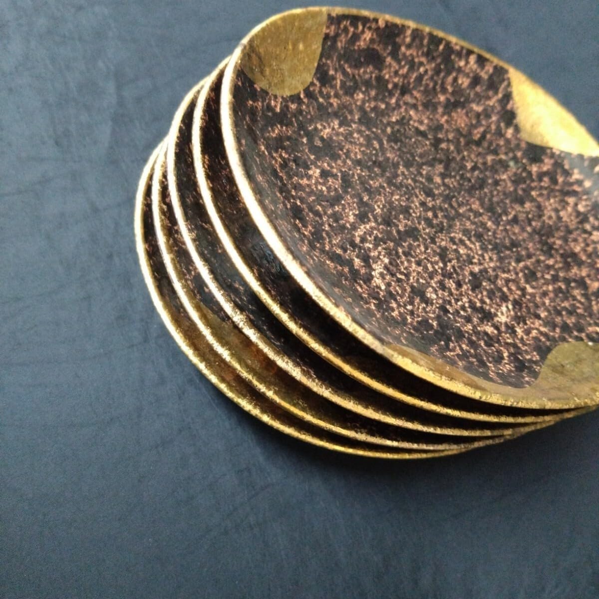 有田焼飾り皿 深川製 陶器 焼物 中皿 スタンド付き