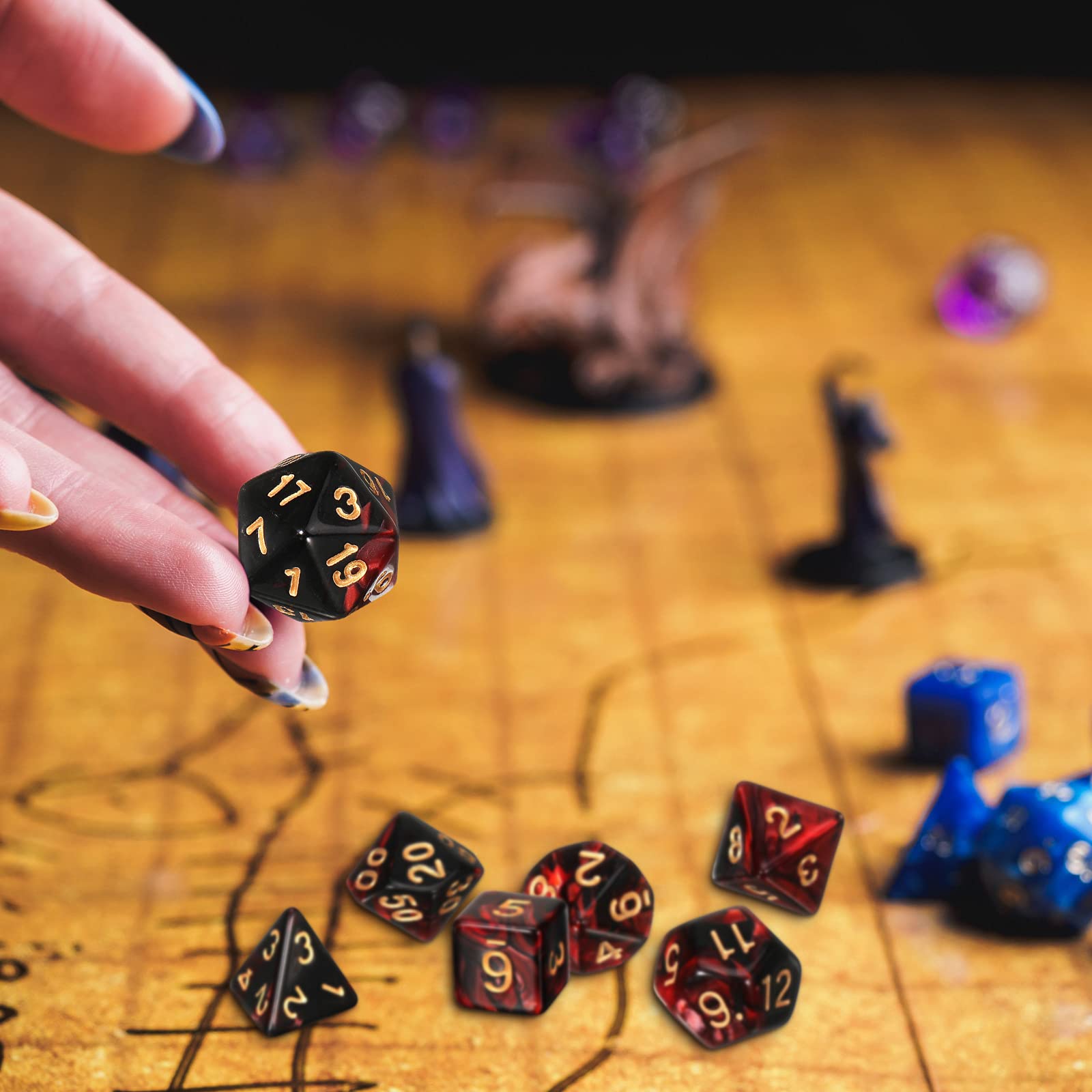 Set 100 Dadi Poliedrici A 20 Facce Per Giochi Da Tavolo – 10 Colori D20 Con Sacchetto Di Velluto Nero, Per D&D E RPG