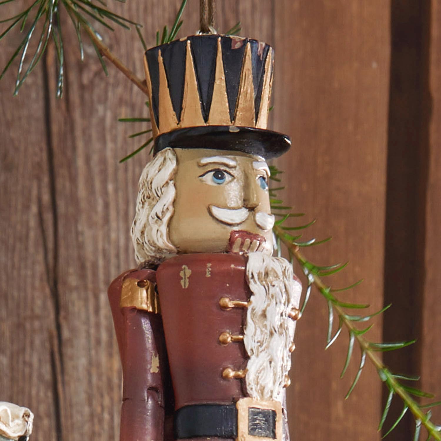 Loberon Figur Set Udine - Weihnachtsdeko Für Baum & Fenster - Harlekin, Nussknacker & Junge mit Mütze - Aus Polyresin - Handbemalt - 3 Figuren, bunt | Feine Handbemalung - Nostalgischer Charme - Baumanhänger - Weihnachtsdekoration - Nussknacker - Polyresi