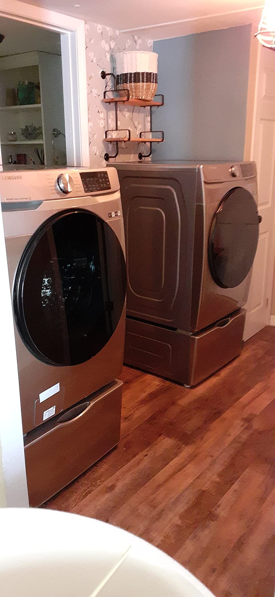 44/mo Finance SAMSUNG 27Inch Washer Dryer Pedestal Stand w/ Pull