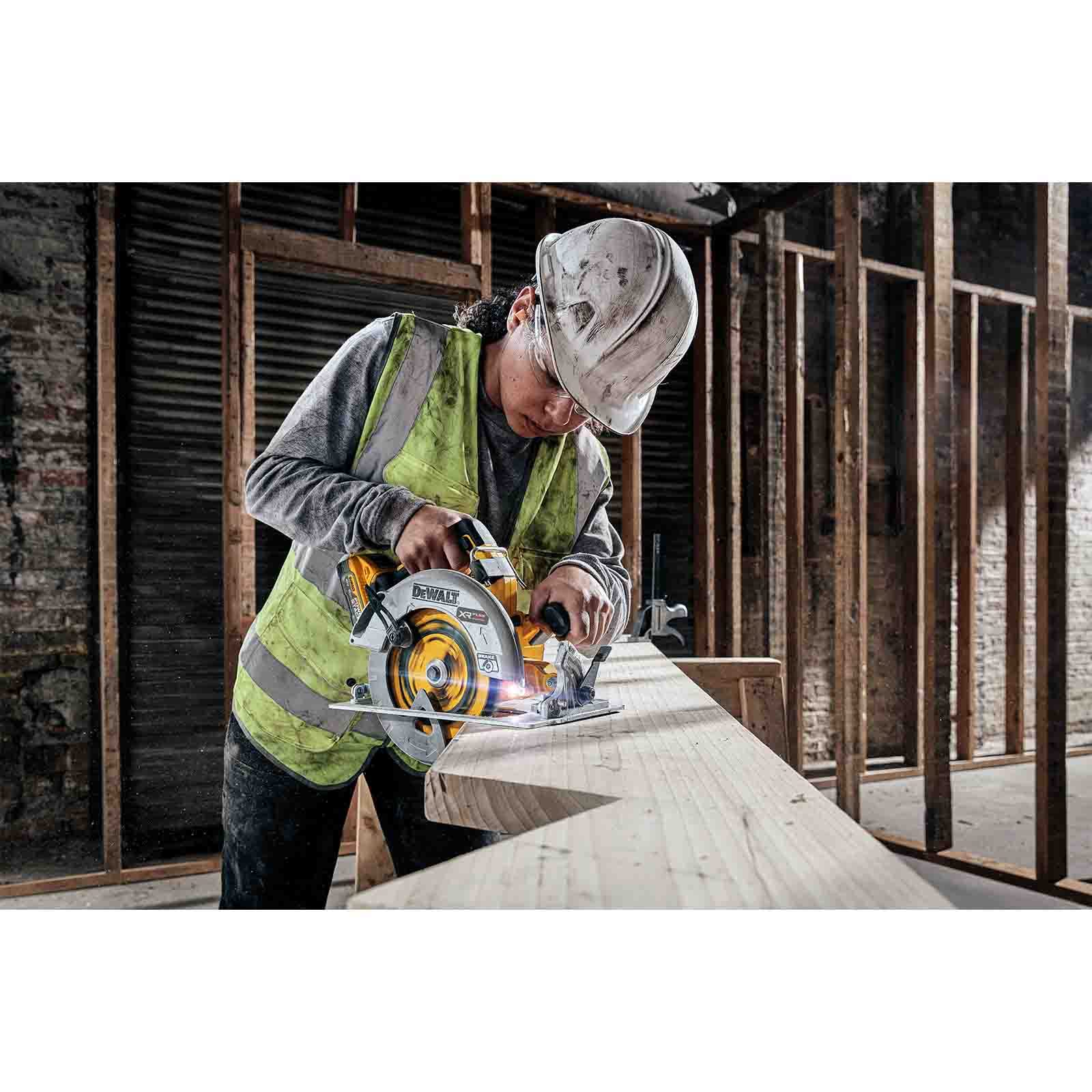 DeWALT DCS573H2T-QW akumulatorowa pilarka tarczowa, 18 V, 5 Ah, Ø 190 mm, akumulatorowa piła tarczowa z akumulatorem PowerStack