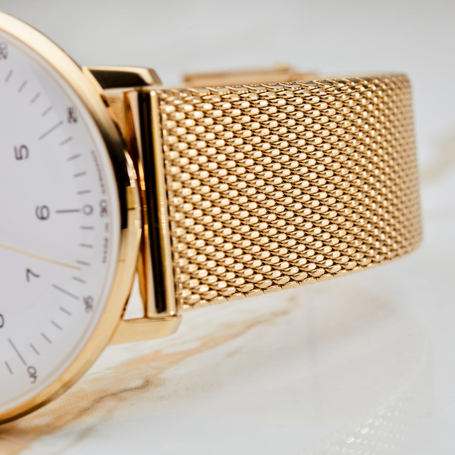 JUNGHANS max Bill Damenuhr mit Saphirglas Goldfarben 47/7452.46