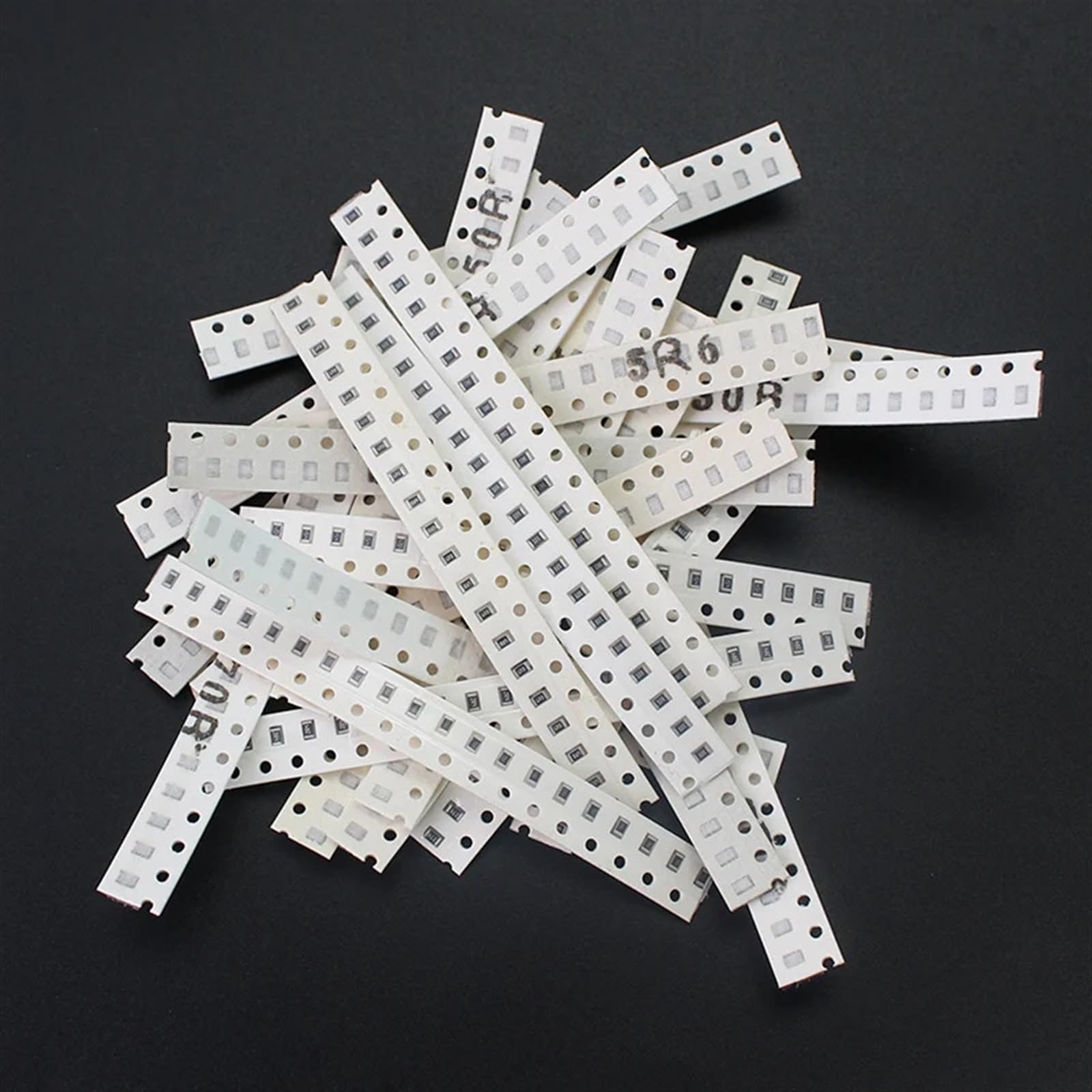 146 valores * 20 piezas = 2920 piezas 0805 1206 Kit surtido de resistencias en Chip 0R 1R ~ 1M ohm Kit de muestra, paquete surtido de resistencias SMD 5%(0805 Kit)